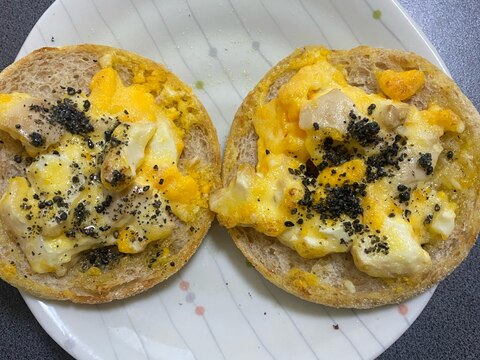煮卵♪マフィントースト